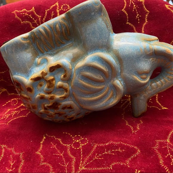 Porcelain antiqued elephant - Picture 6 of 8